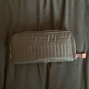 Victoria's Secret Makeup - Victoria’s Secret Essential Makeup Brush Kit NWOT Victoria's Secret Makeup - Victoria’s Secret Essential Makeup Brush Kit NWOT